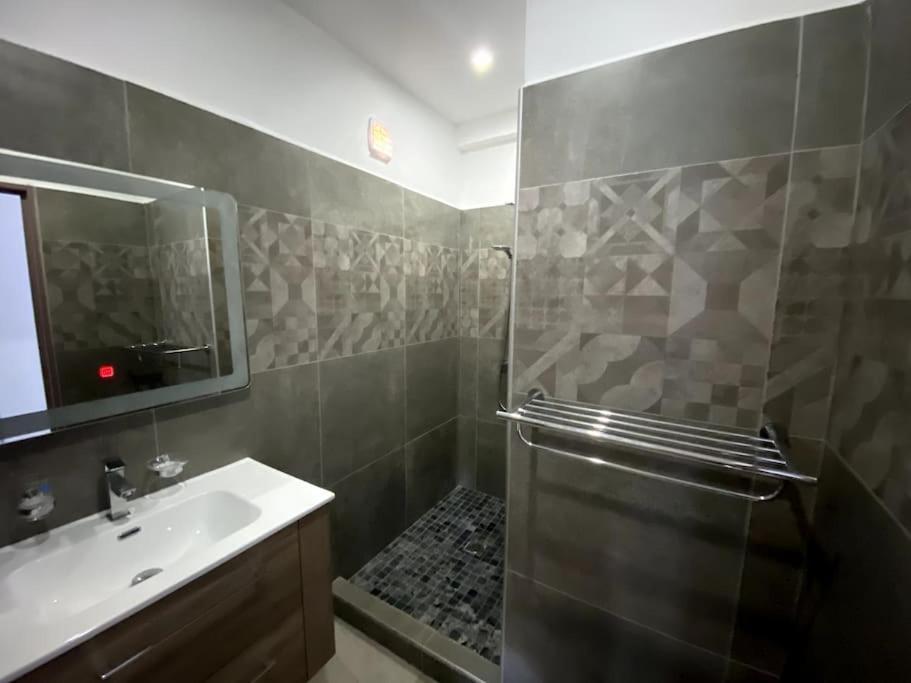 Magnifique Villa Avec Piscine 格兰贝伊 外观 照片